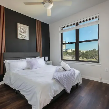 Appartamento Stylish 2Br W Pool,Gym,Prking-Near Rvrwalk & Dome